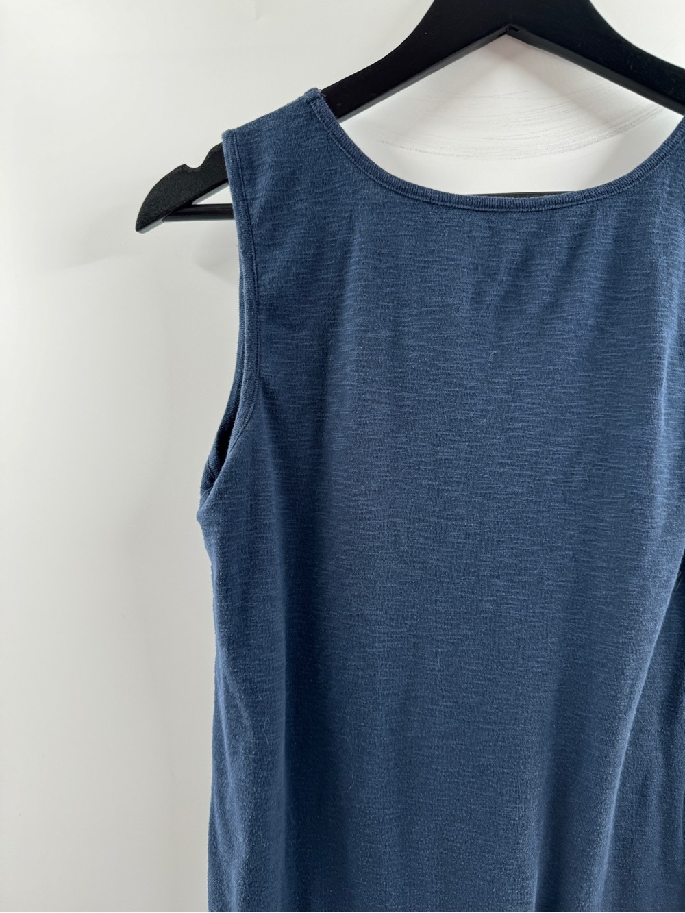 Merona Navy Blue Ruffle Front Tank Top – Women’s Large - Picture 6 of 7